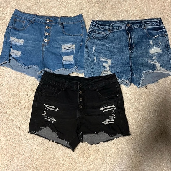 3 pair of denim shorts sold together - Picture 1 of 4